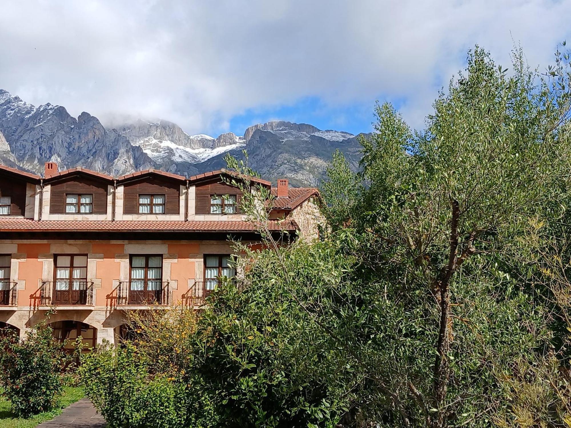 Picos De Europa Suites And Rooms Turieno Exteriör bild